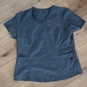 Women’s scrub top
